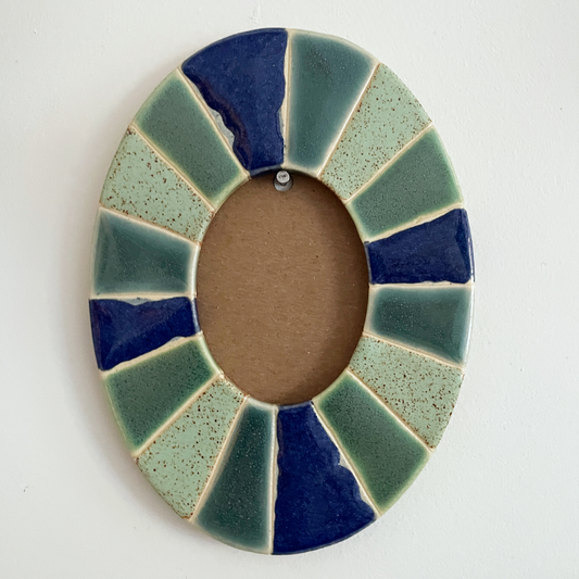 [IMPERFECT] Blue Sunburst Magnetic Instax Picture Frame + Photo